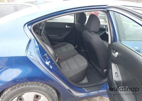 2017 Kia Forte Lx z USA, uszkodzony, nr VIN 3KPFK4A72HE051168